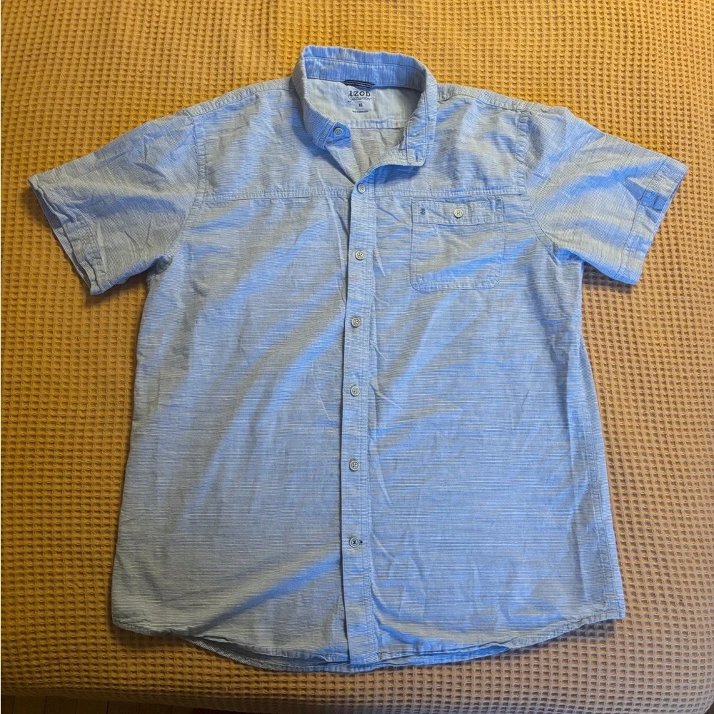 IZOD Dockside Short Sleeve Chambray 100% Cotton Men’s XL Button Down Shirt | EUC - Picture 1 of 16
